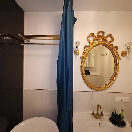 Luxury Penthouse With Large Terrace & Panoramic Old Town View