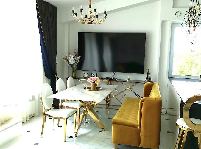 Luxury Penthouse With Large Terrace & Panoramic Old Town View