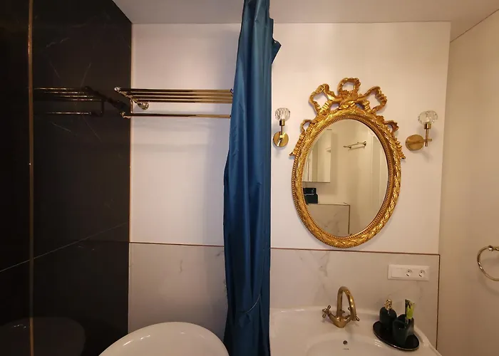 Luxury Penthouse With Large Terrace & Panoramic Old Town View