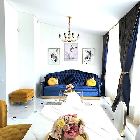 Luxury Penthouse With Large Terrace & Panoramic Old Town View